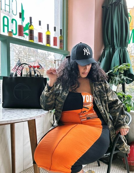 thickfancy nude star photos