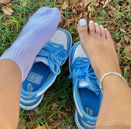 lesbian pussy onlyfans top picture