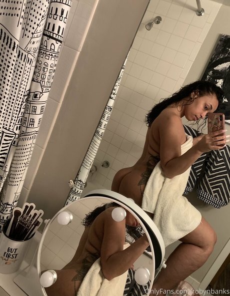 robynbanks pretty model galleries