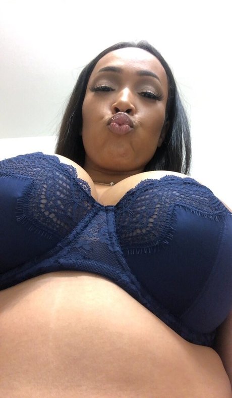 robynbanks pretty actress galleries