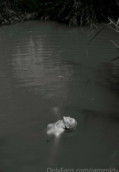 Yuval Gold model sexy image