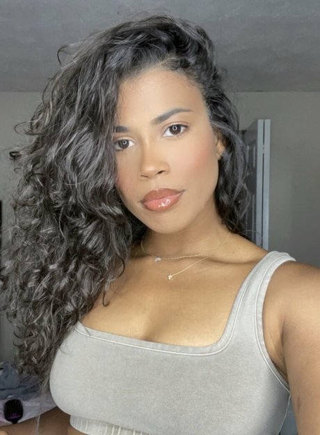 Taylor Haller hd actress archive