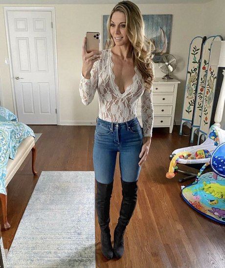 Callie Bundy hd pornstar pictures