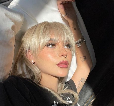 public onlyfans pornographic images