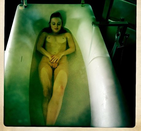 Bella Heathcote sex star img