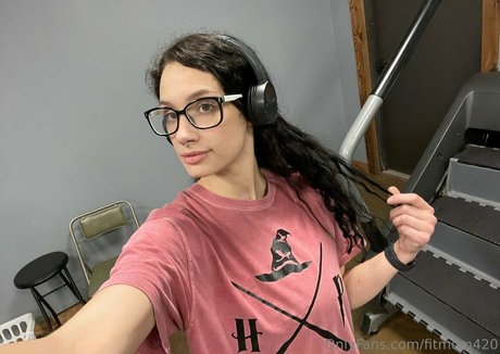 fitmom420 nude actress picture