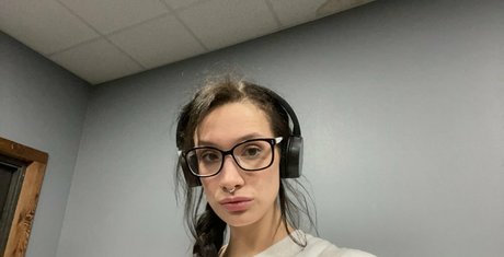 fitmom420 exclusive pornstar image