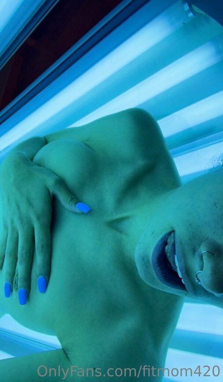 fitmom420 model adult pic