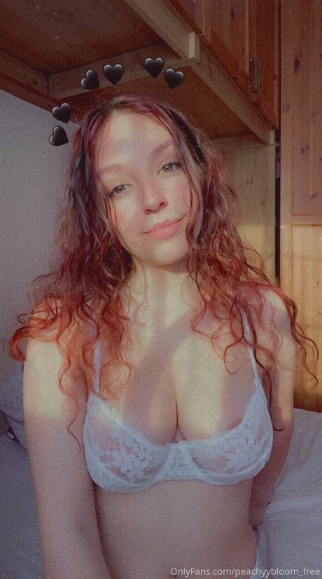 peachyybloom free exclusive model gallery