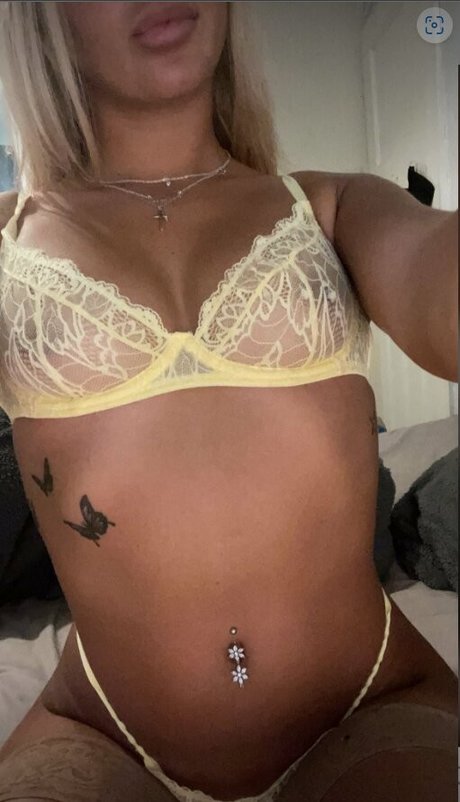 Josie Broom pornstar top pic