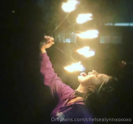 chelsealynnxoxoxo beautiful actress image