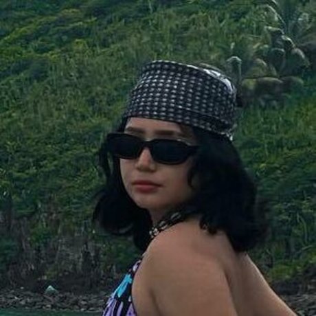 Slythye model nudes archive