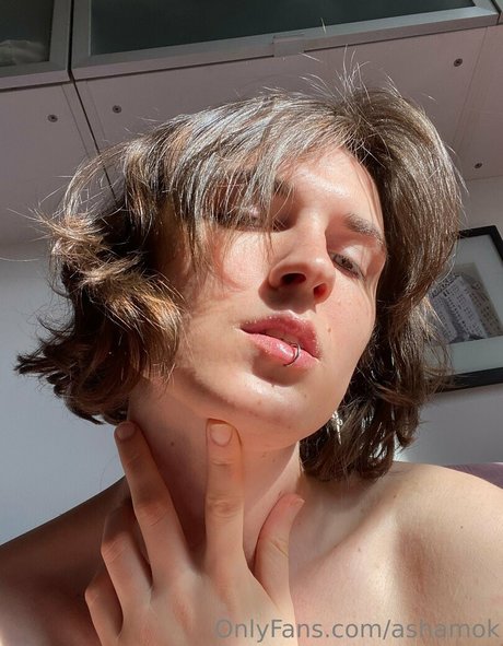 ashamok pretty star photo