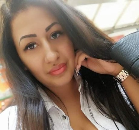 Csimbora Barbara model pornographic photo