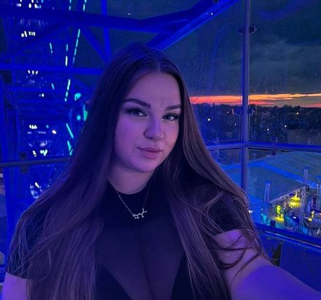 Skorka Kitti erotic star pics