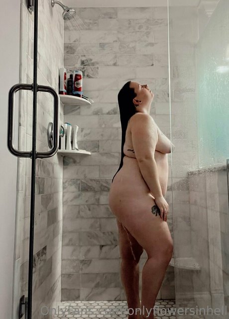 onlyflowersinhell hot pornstar img