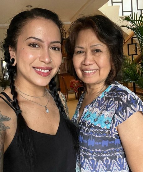 meghanelle free actress pics