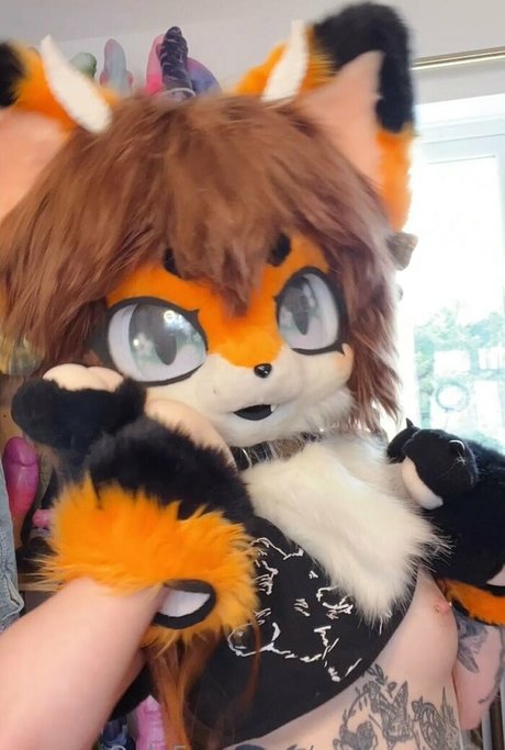 emberstarfur hd model photo