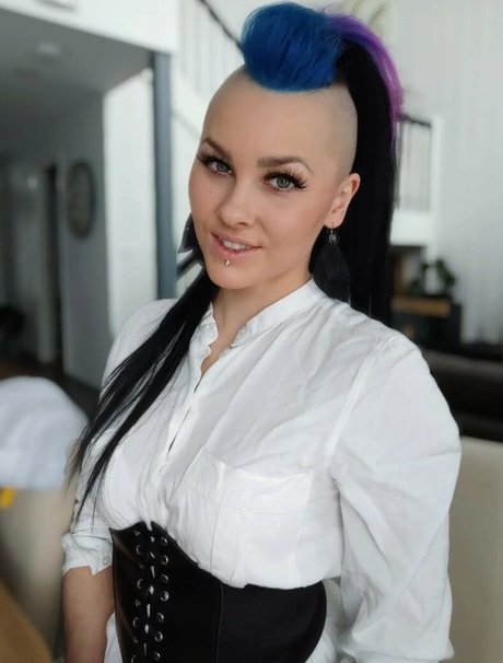 VMissyB model nudes galleries