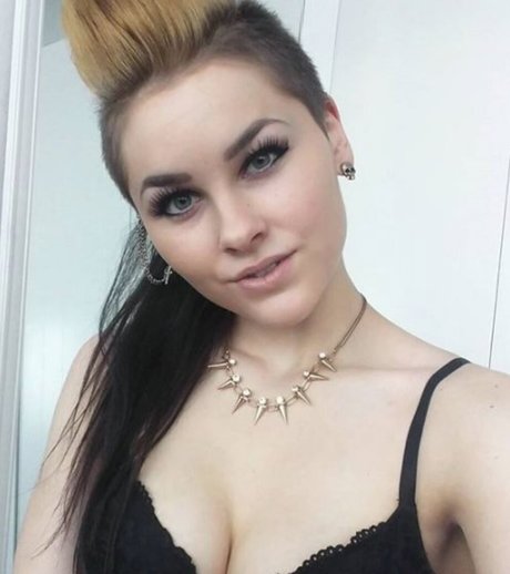 blonde shemale onlyfans exclusive pics