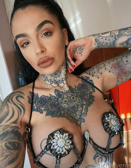 Leigh Raven exclusive pornstar galleries