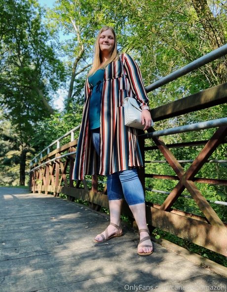 thick amateur onlyfans hot image