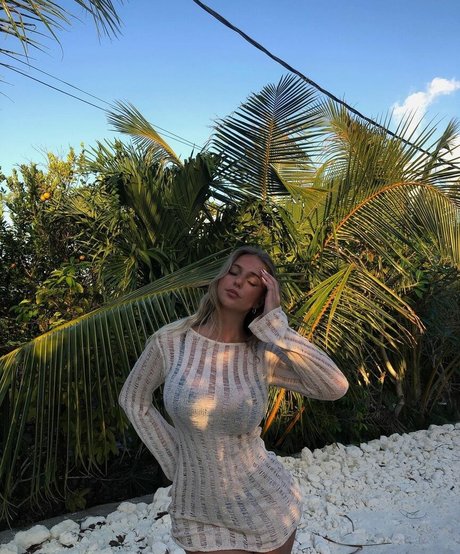 Elly Anne high quality star pictures