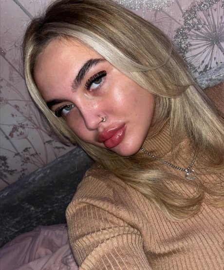 Caoimheeee xxx actress archive