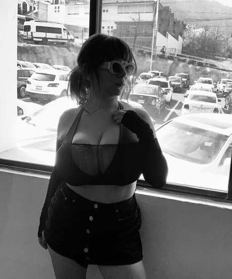 Josahandry Lia exclusive model pic