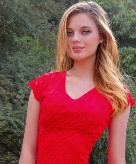 Nolwenn Dis art actress photos