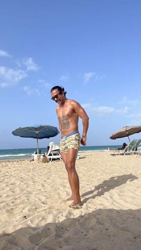 MrEFpinoy pornographic model pic