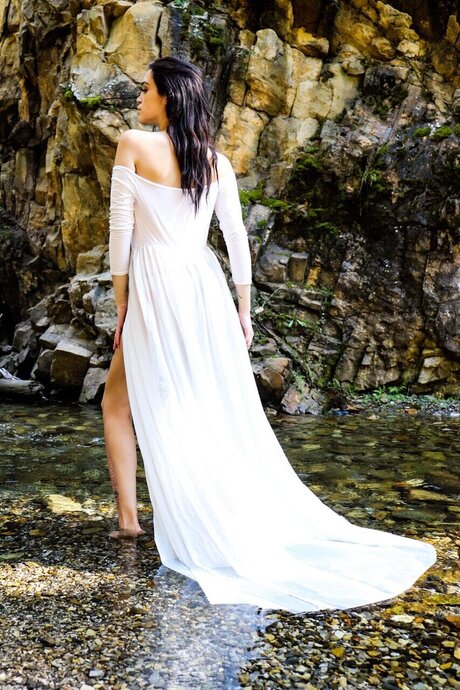 u182400419 erotic actress img