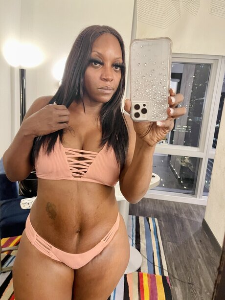 _Tawny Channel_ model pornographic photos