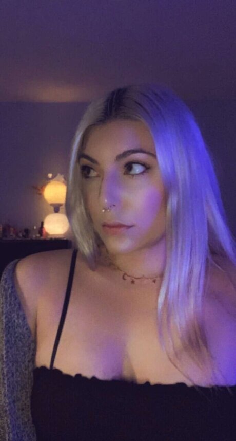 Sarah P erotic actress pic