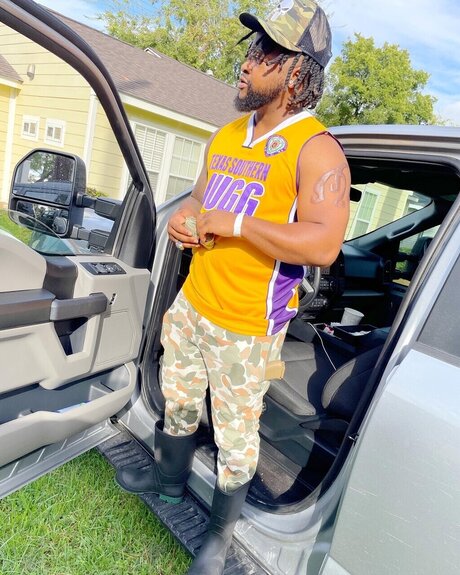 QueDawgsUnite best model pics