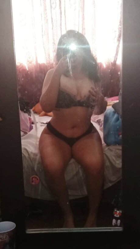 Michlxvx hot pornstar image