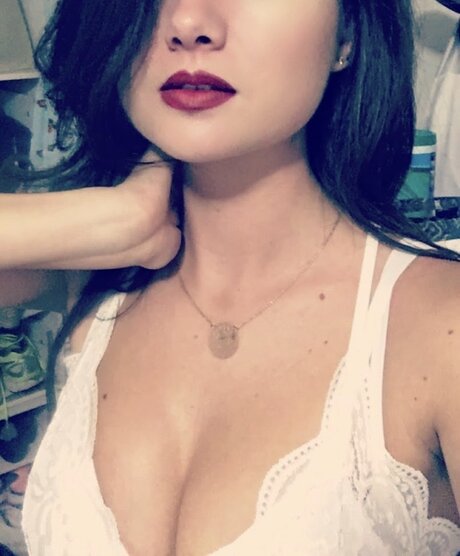 Elaine Cross star exclusive photos