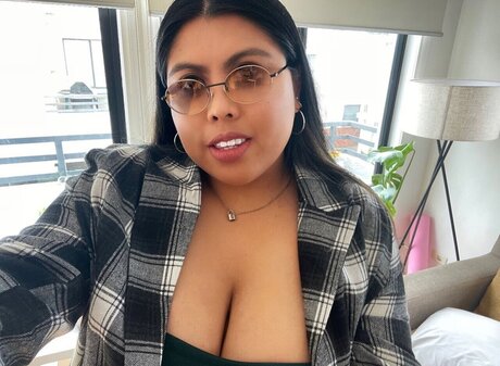 Sunshine Tongue porn actress img