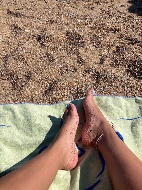 Yami Feet erotic star gallery