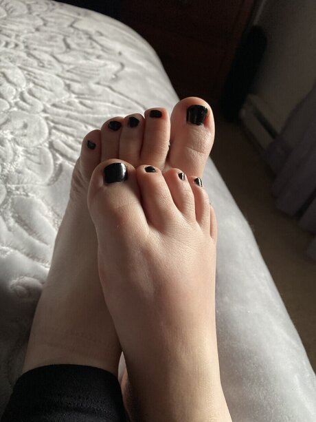 Tiny Tootsies adult model img