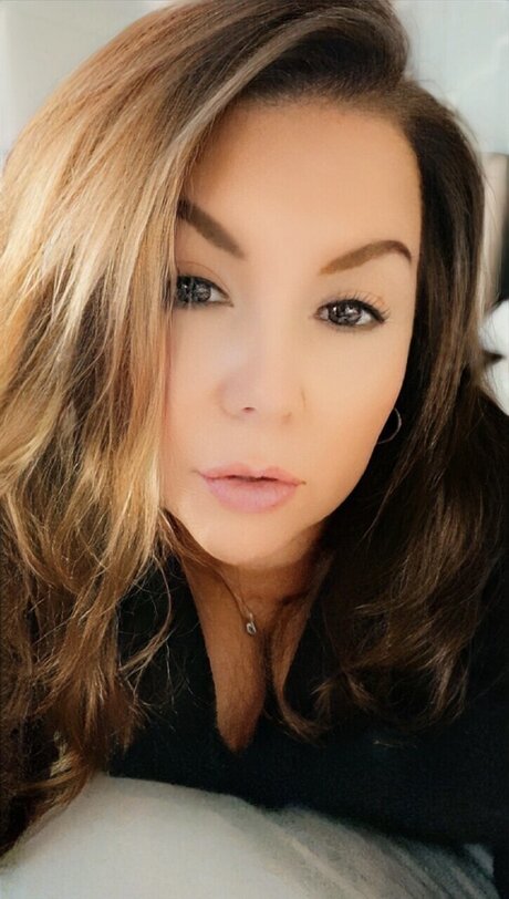 Scarlet Dubois naked model pic