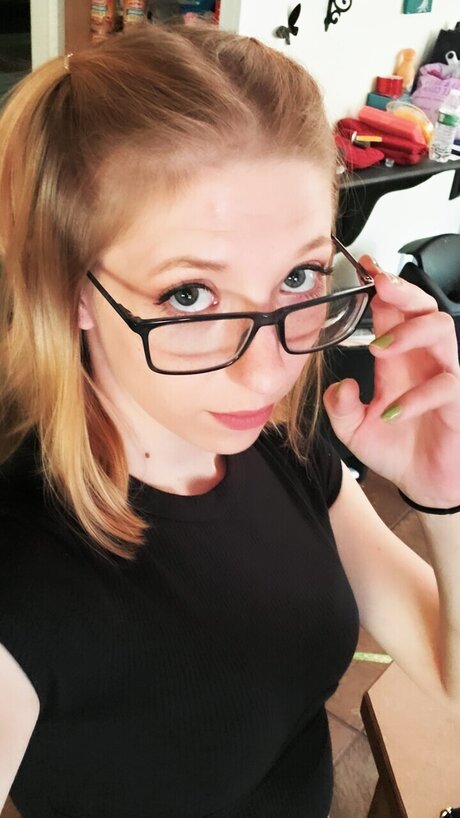 Ms M sexy pornstar pic