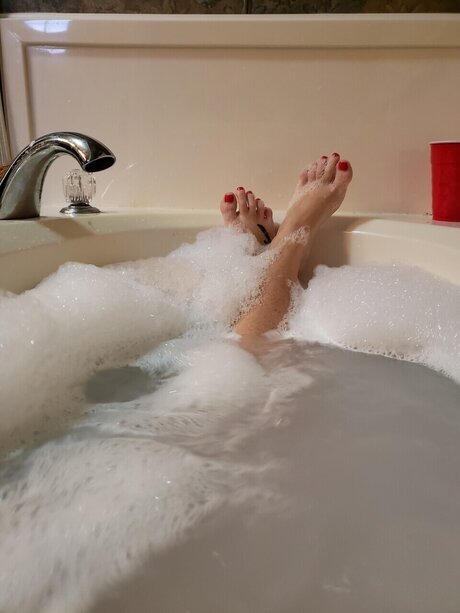 TS225 model porn image