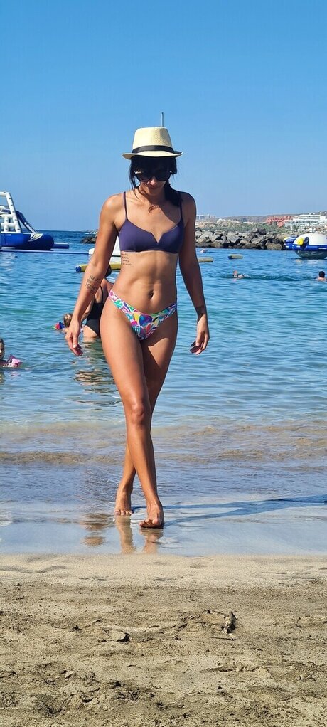 Cintyty nudes star img