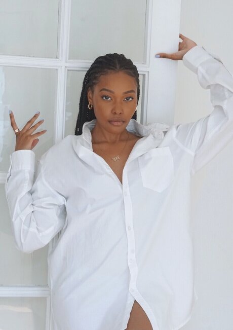 Shant Crawford nude model photo