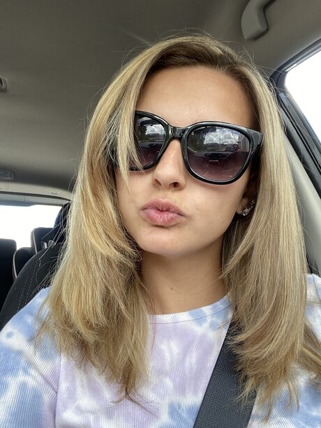 Chloe 22 star hot image