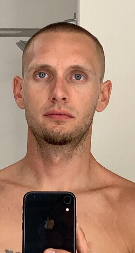 Jeazy model pornographic pictures