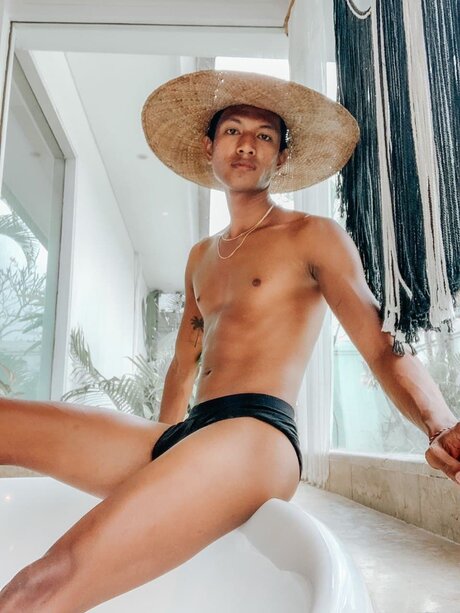 ToniMontana best model pictures