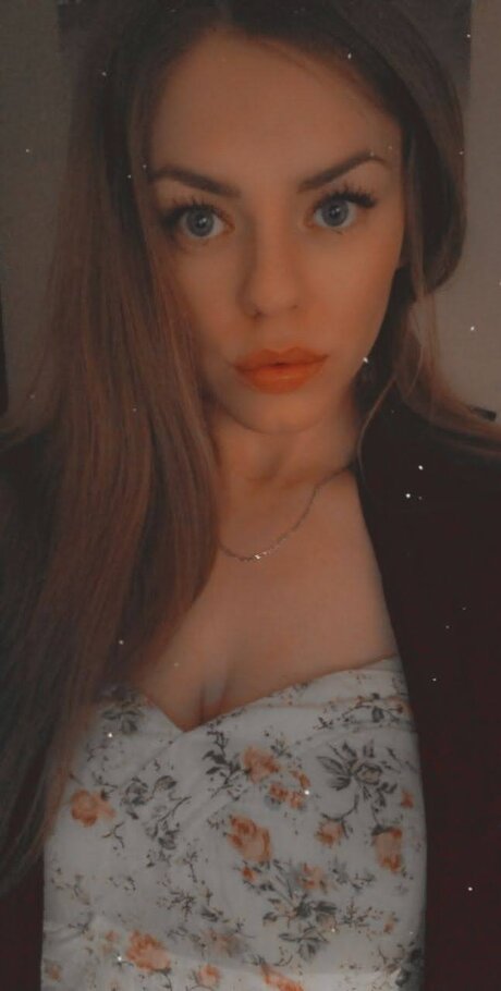 Taylor Take Over model erotic pic