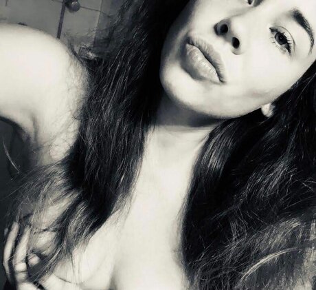 aenny free model galleries